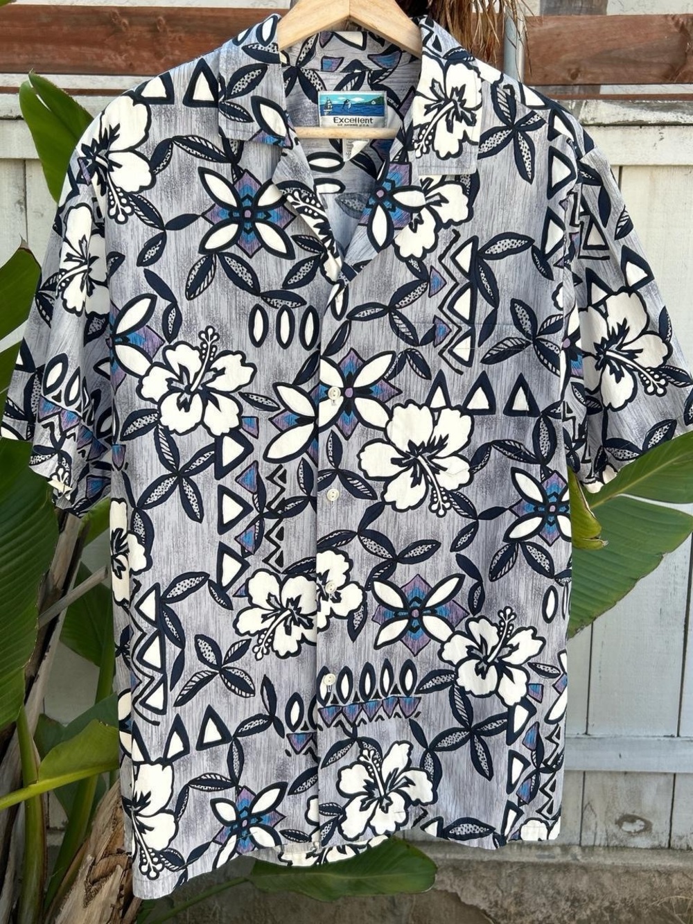 Vintage 90s Hawaiian Floral Aloha Shirt USA Large 23x29.5